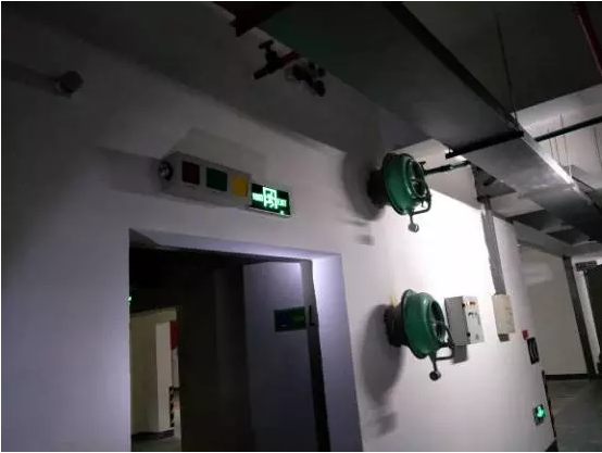主要出入口通风设备设施